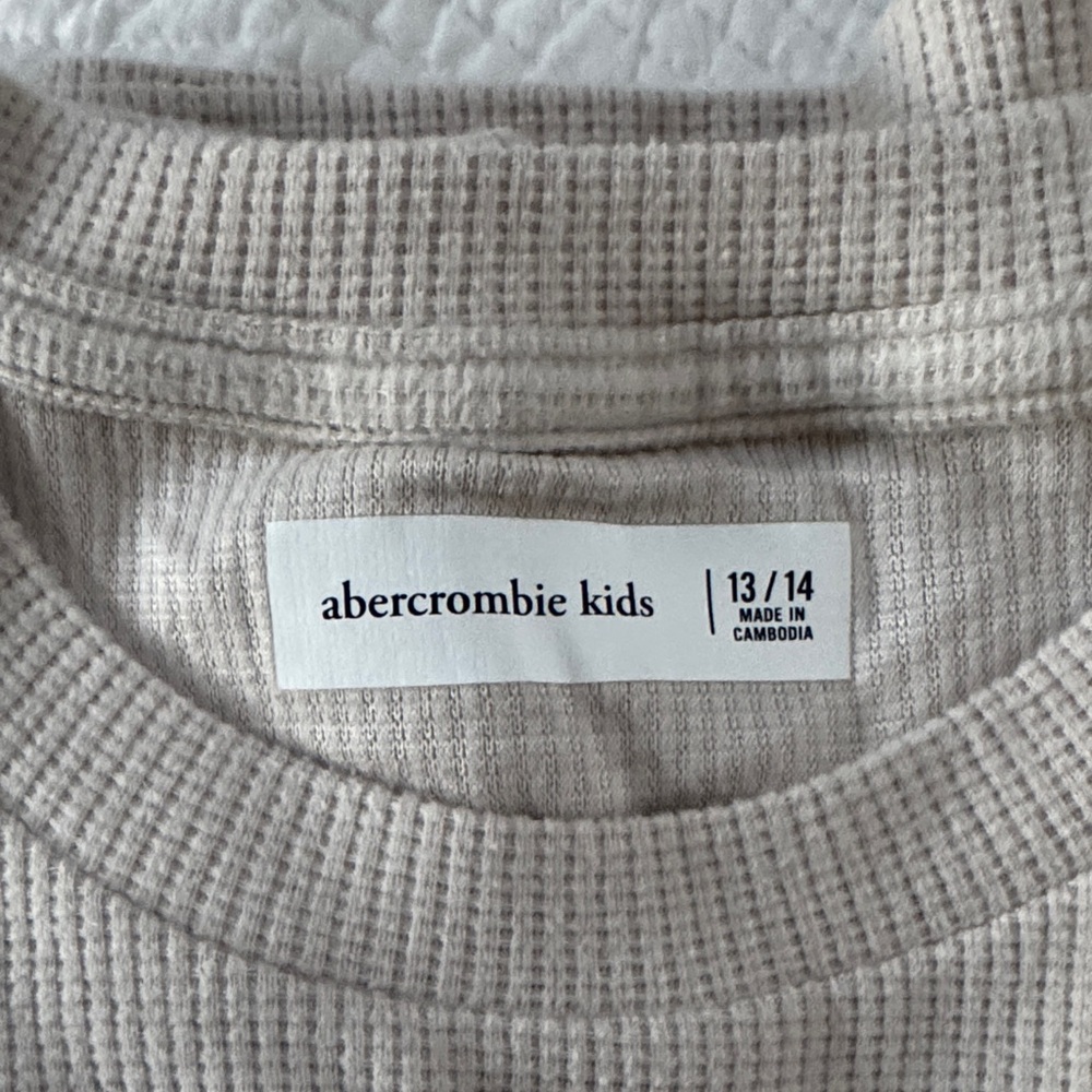 Abercrombie & Fitch Cream Sweater for Kids 13-14 - Picture 3 of 5